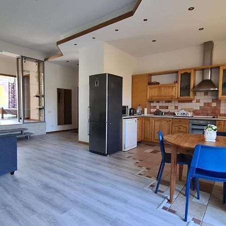 Spacious Condo 5 Min To Jurmala Beach Exterior foto